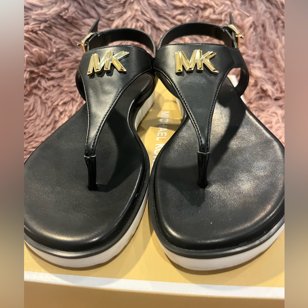 Michael Kors, Judy thong sandals - great condition - Picture 2 of 6